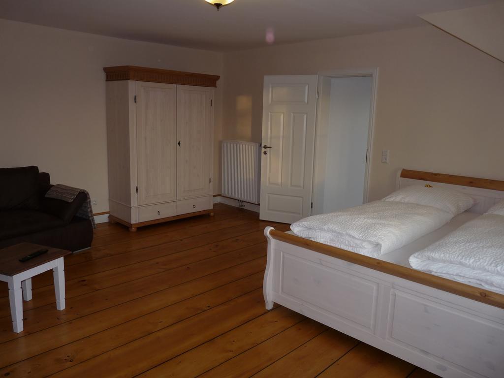 Gaestehaus "Unsere Stadtvilla" Hechingen Kamer foto